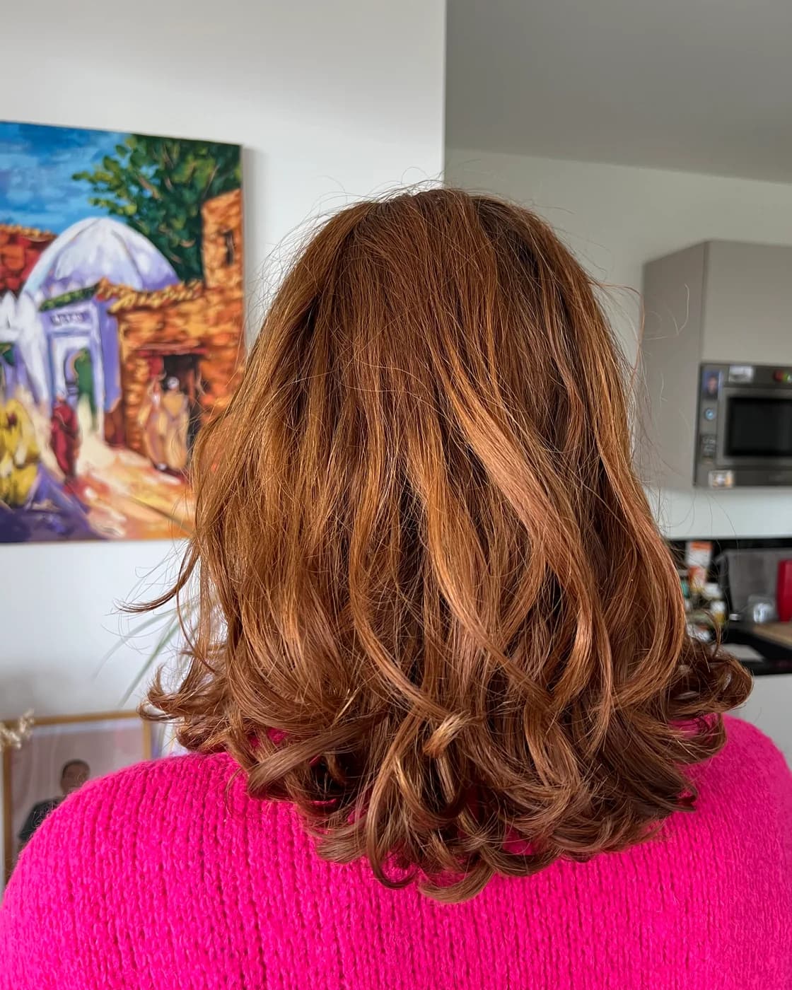 Avant : Cheveux mi-longs cuivrés